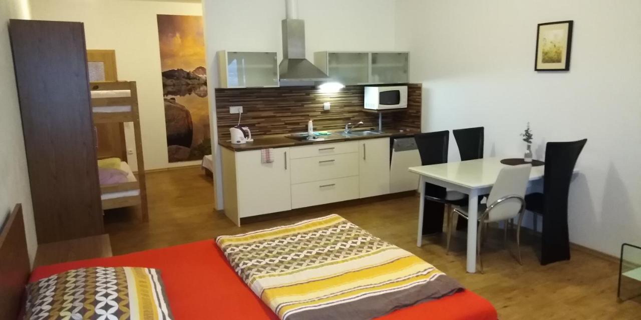 ليبنو ناد فلتافو Rezidence Club Canada Lipno Sauna Wifi Parking المظهر الخارجي الصورة